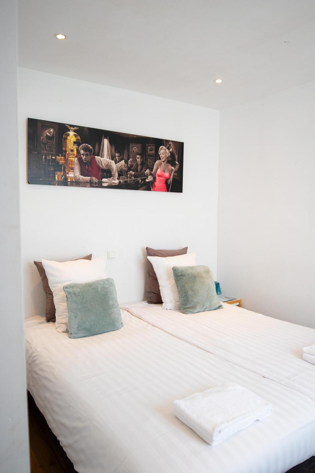 Cafe 'T Vonderke Bed & Breakfast Eindhoven Eksteriør bilde