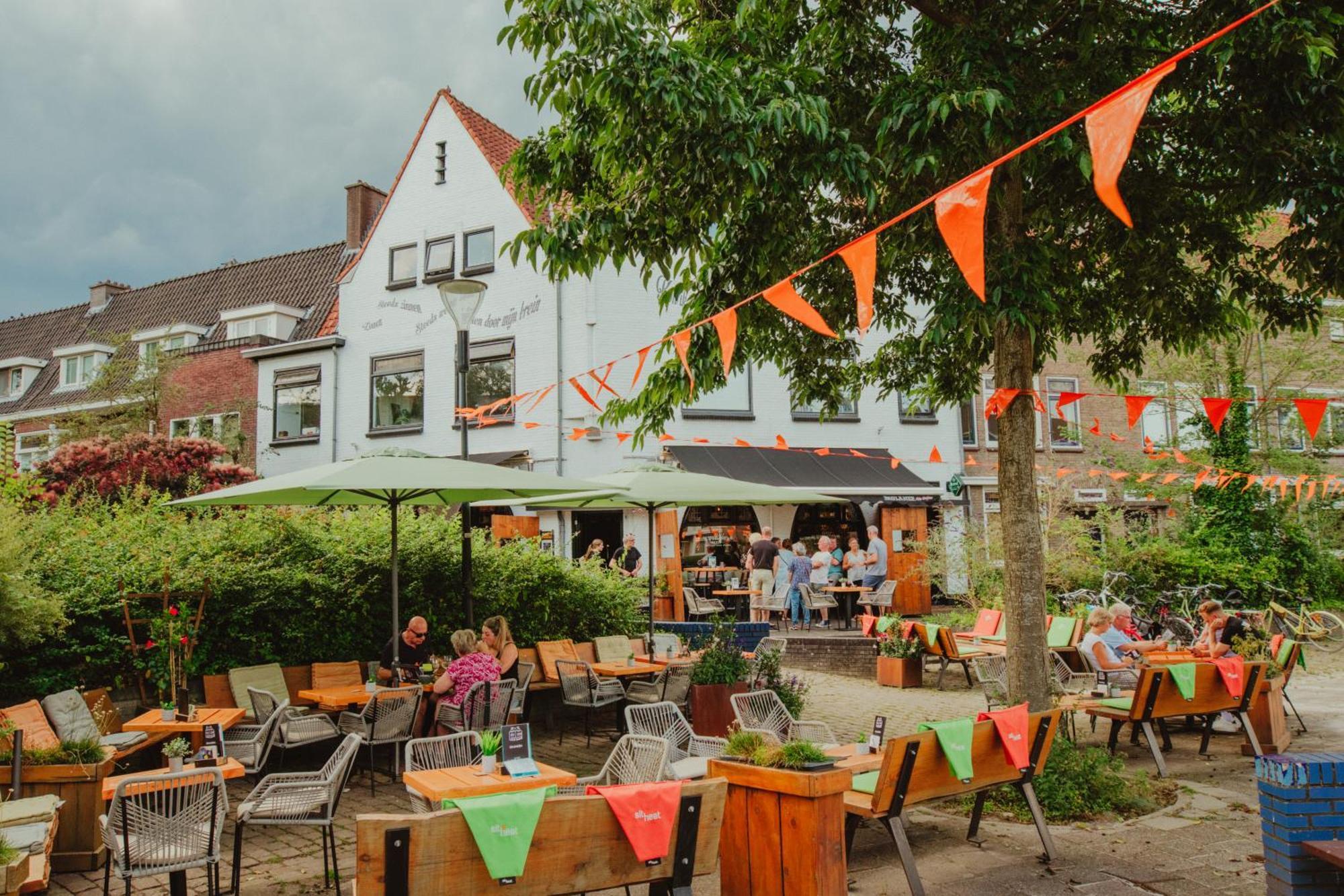 Cafe 'T Vonderke Bed & Breakfast Eindhoven Eksteriør bilde