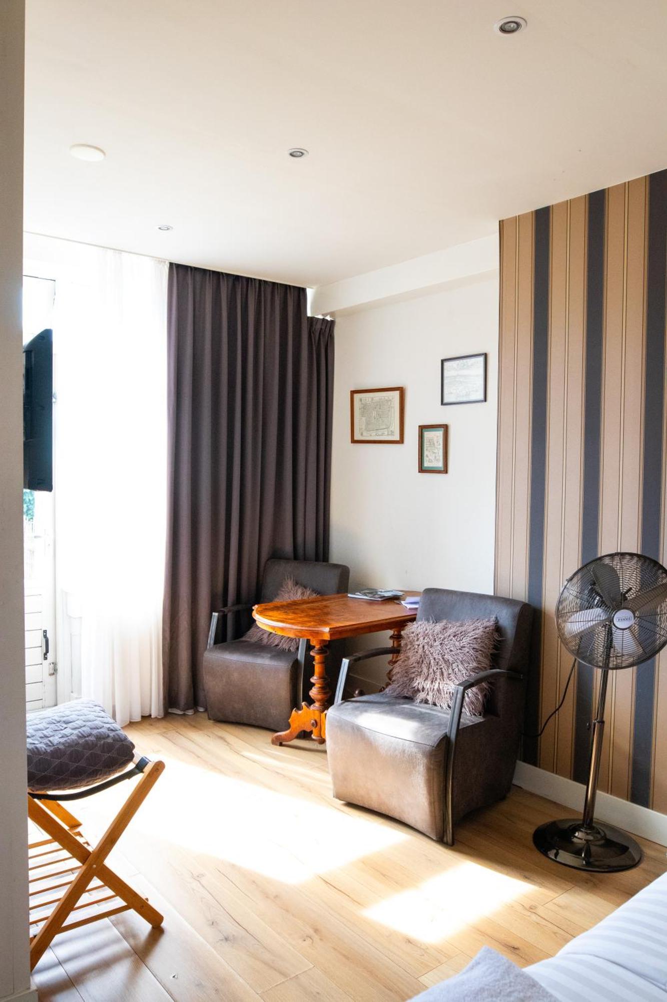 Cafe 'T Vonderke Bed & Breakfast Eindhoven Eksteriør bilde