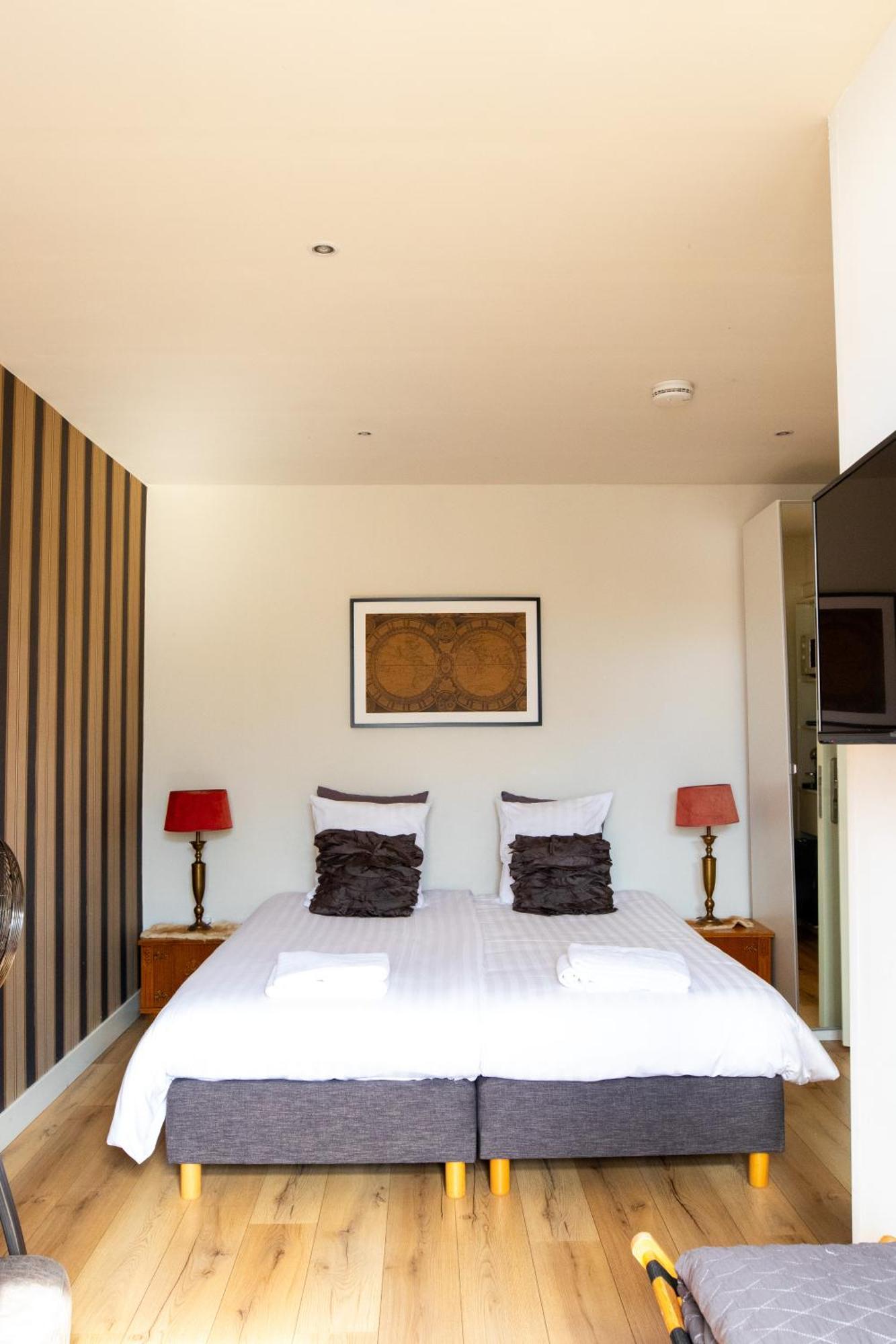 Cafe 'T Vonderke Bed & Breakfast Eindhoven Eksteriør bilde
